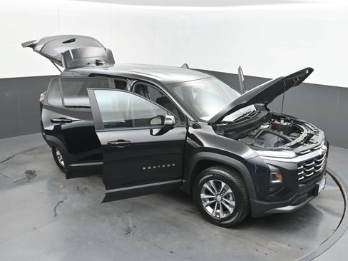 Used 2025 Chevrolet Equinox LT FWD image 31