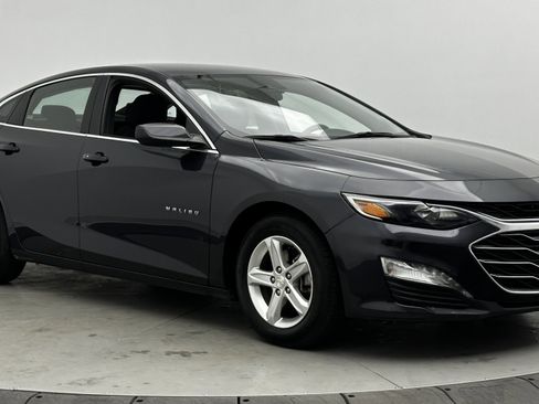 Used 2023 Chevrolet Malibu LT image 3