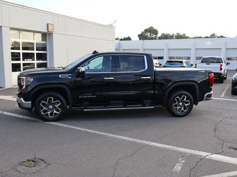 Used 2024 GMC Sierra 1500 SLT w/ SLT Premium Package AWD/4WD image 7