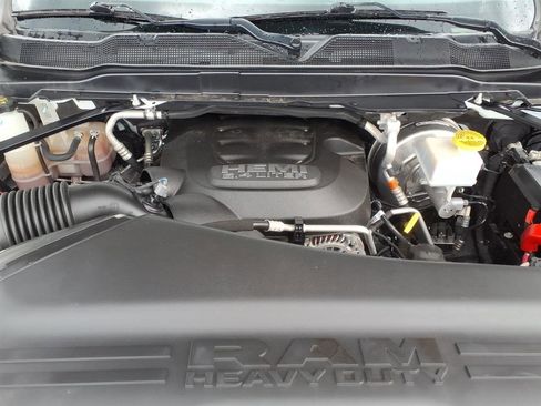Used 2024 RAM 2500 Tradesman w/ Chrome Appearance Group AWD/4WD image 9