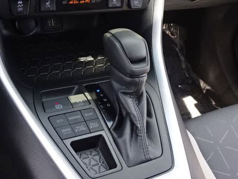 Used 2025 Toyota RAV4 XLE w/ Convenience Package AWD/4WD image 33