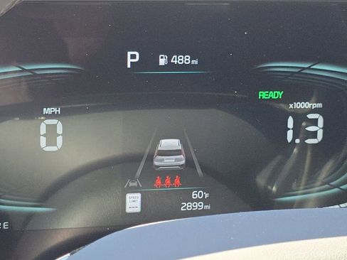 Used 2025 Kia Niro EX image 28