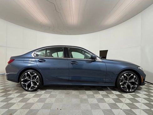 Used 2025 BMW 330i xDrive Sedan w/ M Sport Package AWD/4WD image 8