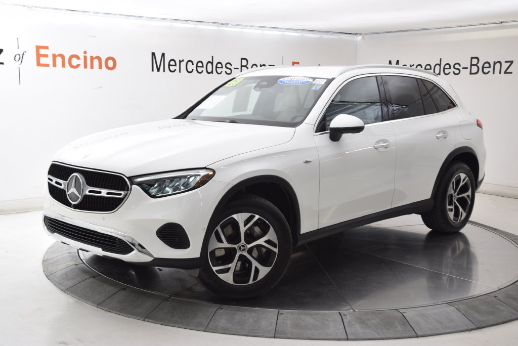 Used 2025 Mercedes-Benz GLC 350e 4MATIC image 2