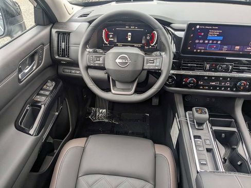 New 2026 Nissan Pathfinder Platinum w/ Cargo Package image 14