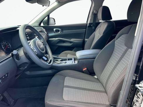 Certified 2023 Kia Sorento LX FWD image 17