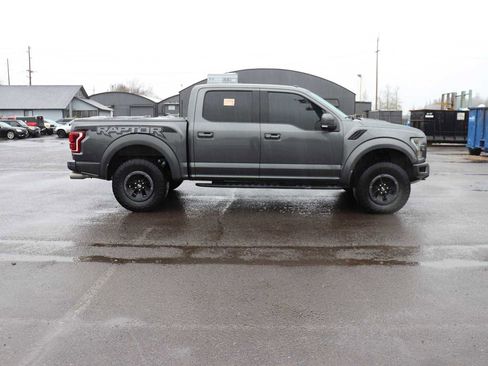 Used 2017 Ford F150 Raptor w/ Equipment Group 802A Luxury image 4
