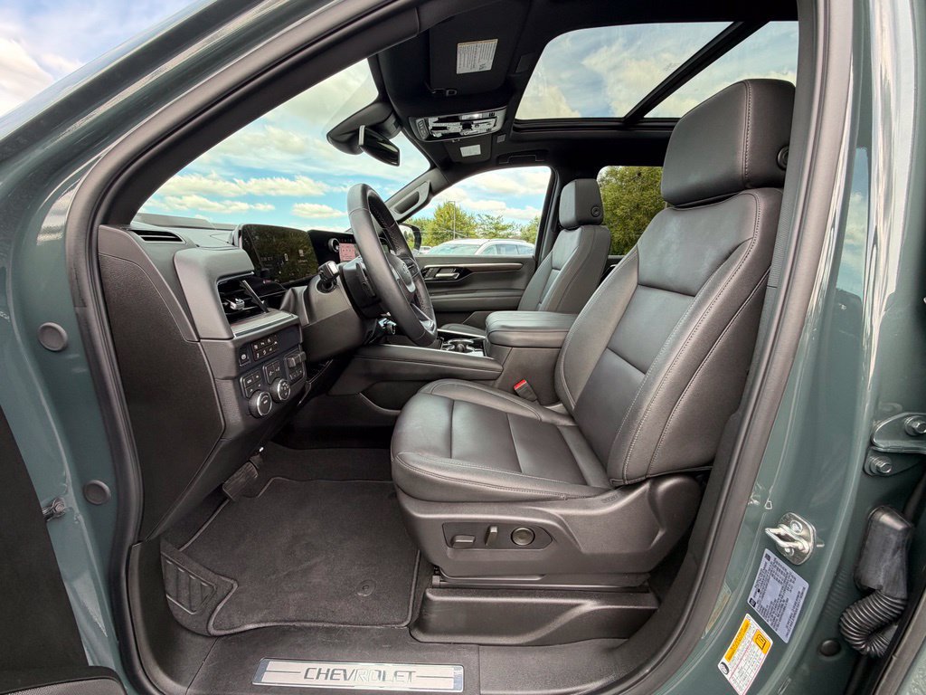 Used 2026 Chevrolet Suburban Z71 w/ Comfort Package AWD/4WD image 2