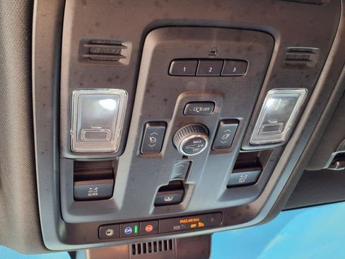 Used 2024 GMC Yukon Denali Ultimate image 20