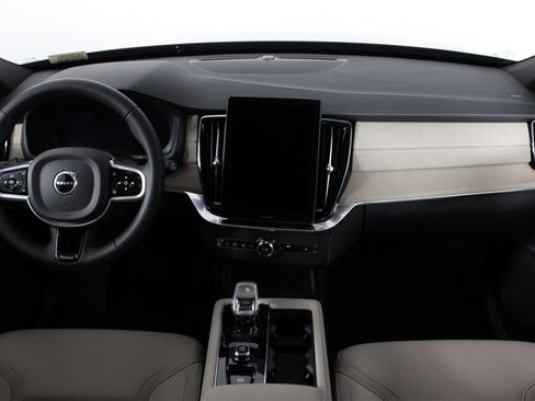 New 2026 Volvo XC90 B5 Plus image 5