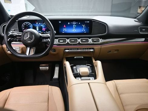 Used 2024 Mercedes-Benz GLS 450 4MATIC image 9