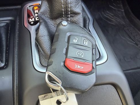 Used 2025 Jeep Wrangler Willys image 48