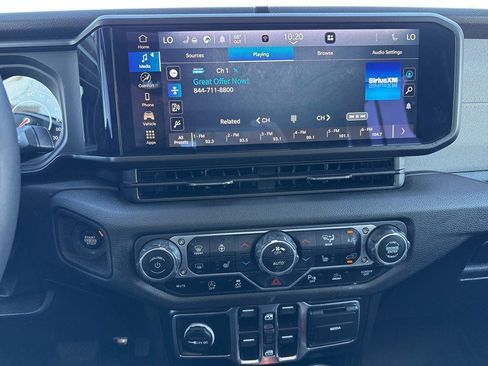 Used 2024 Jeep Wrangler Unlimited Sport AWD/4WD image 18