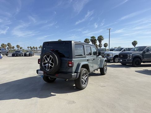 Used 2024 Jeep Wrangler Unlimited AWD/4WD image 3