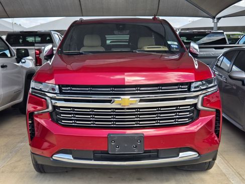 Used 2021 Chevrolet Tahoe Premier w/ Premium Package RWD image 2
