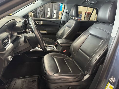 Used 2021 Ford Explorer XLT w/ Equipment Group 202A image 25