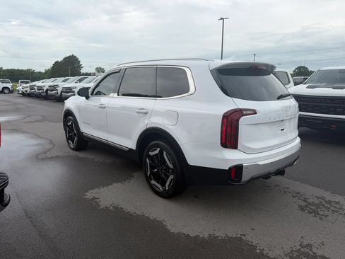 Used 2024 Kia Telluride S w/ S Sunroof Package FWD image 3