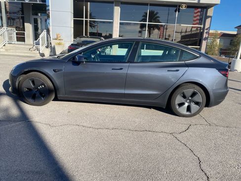 Used 2022 Tesla Model 3 image 10