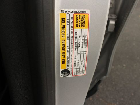 Used 2018 Chevrolet Equinox LS FWD image 36