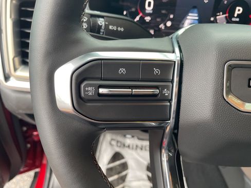 Used 2024 GMC Canyon Denali AWD/4WD image 18