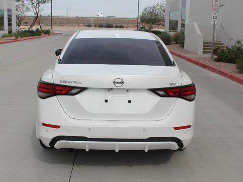 Used 2022 Nissan Sentra SV w/ SV Premium Package image 6