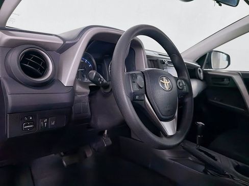 Used 2018 Toyota RAV4 LE FWD image 14