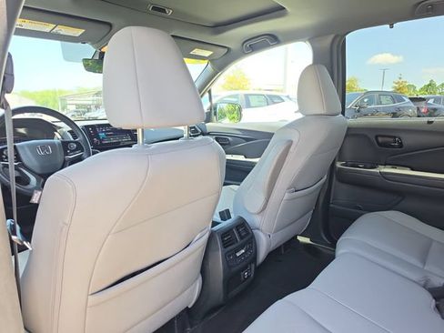 Used 2023 Honda Passport Elite image 12