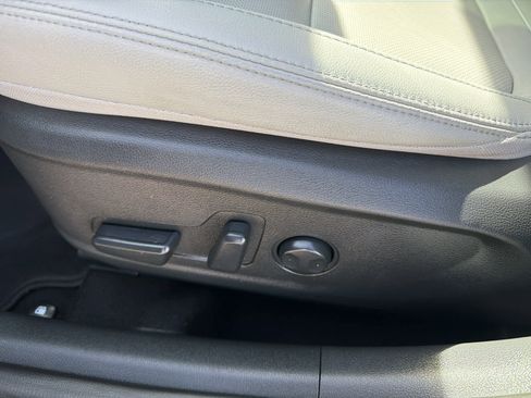 Used 2023 Hyundai Kona Limited image 19