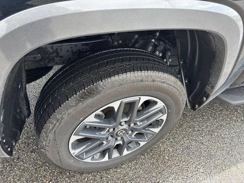 Used 2026 Toyota Tundra Limited AWD/4WD image 18