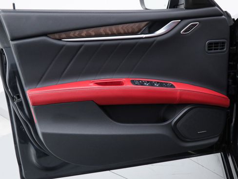 Certified 2023 Maserati Ghibli Modena Q4 image 17