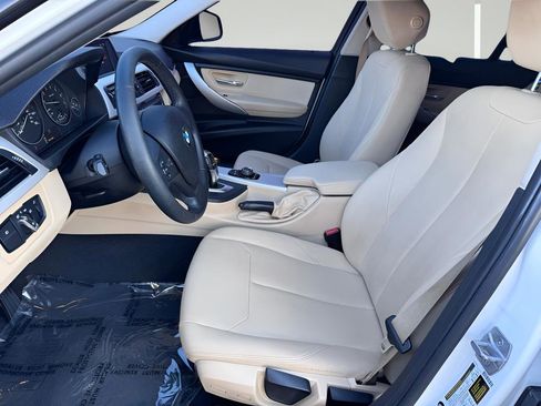 Used 2018 BMW 320i Sedan RWD image 10