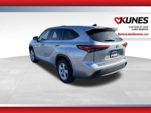 Used 2023 Toyota Highlander LE image 10