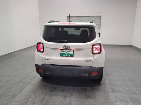 Used 2016 Jeep Renegade Latitude AWD/4WD image 7