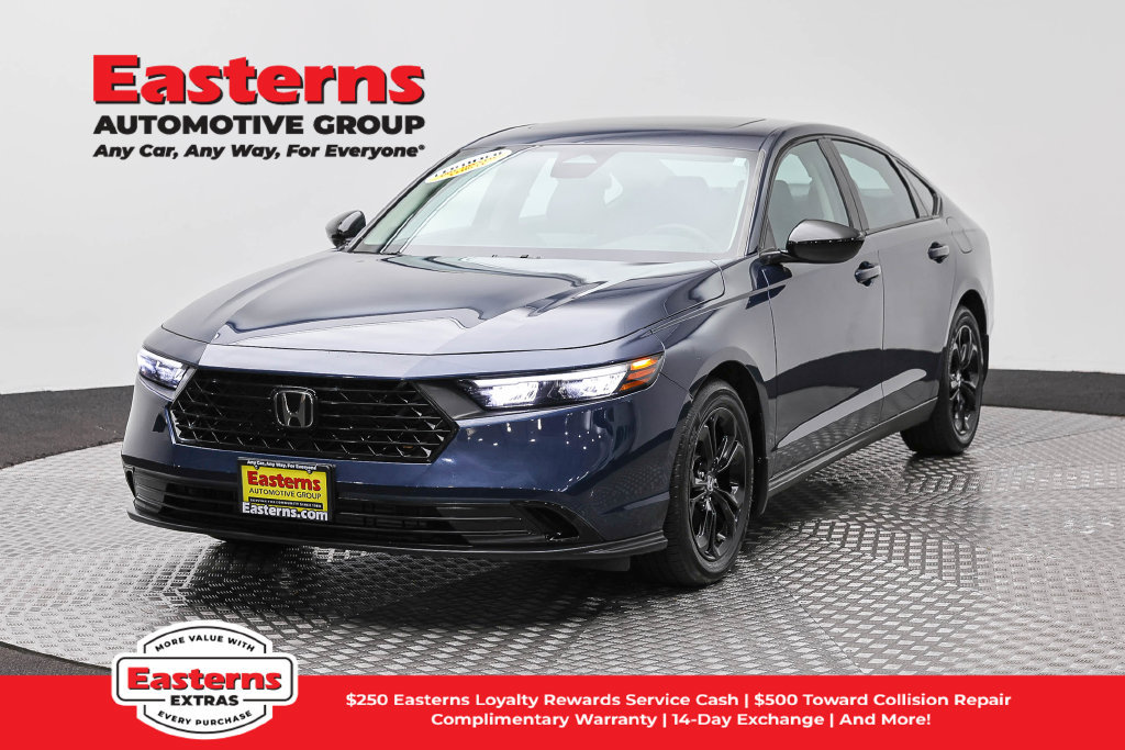 Used 2025 Honda Accord SE image 1