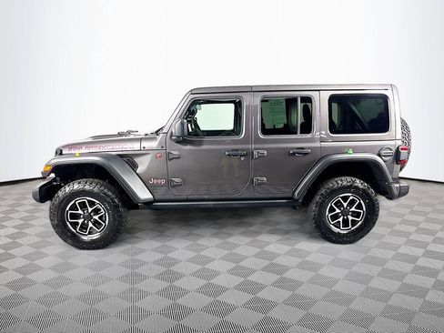 Used 2025 Jeep Wrangler Unlimited Rubicon AWD/4WD image 4