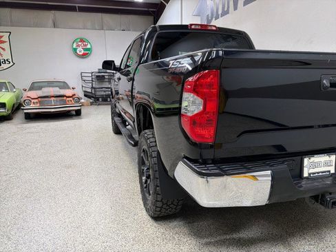 Used 2019 Toyota Tundra SR5 w/ SR5 Upgrade Package image 9