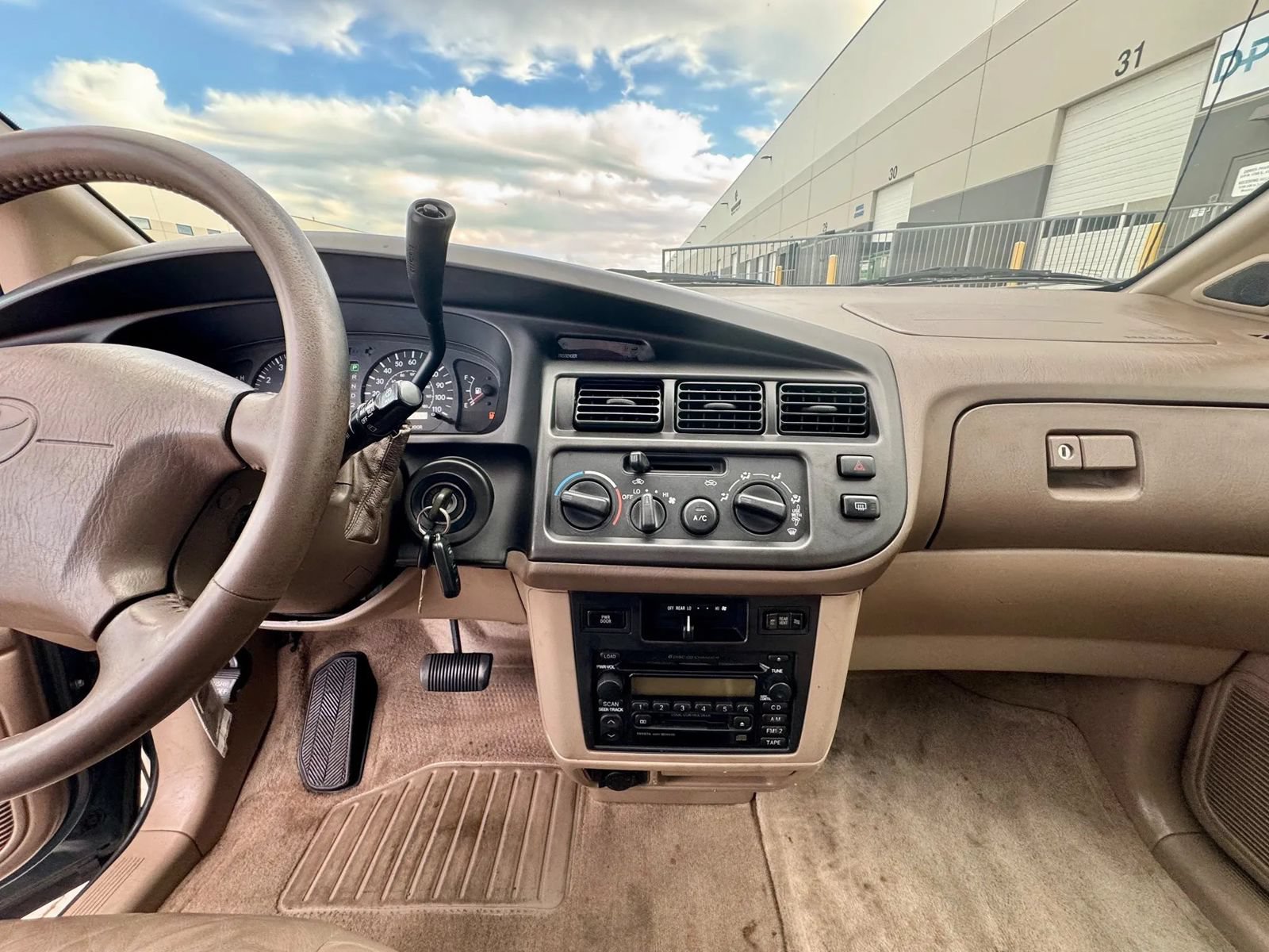 Used 2000 Toyota Sienna XLE w/ XLE Luxury Pkg FWD image 9