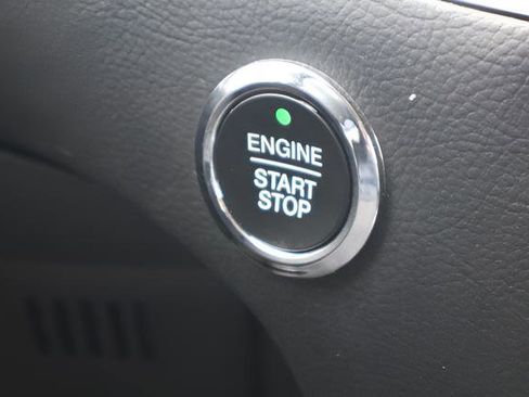 Used 2024 Ford Edge Titanium AWD/4WD image 17