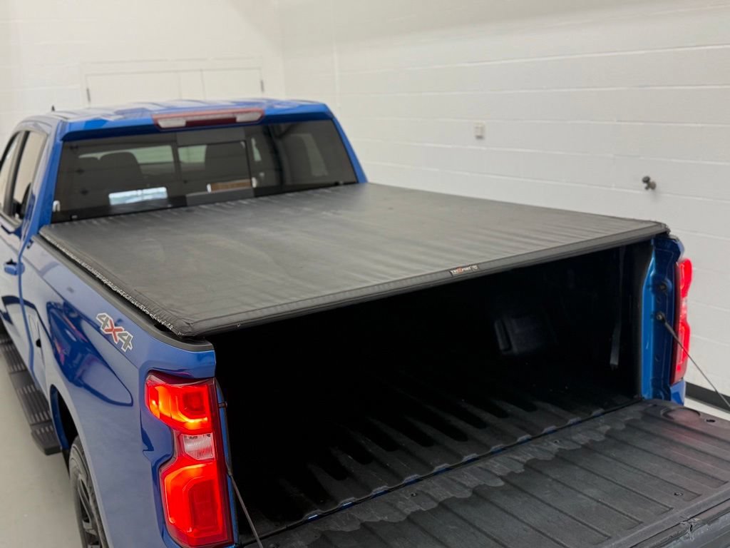 Used 2022 Chevrolet Silverado 1500 RST w/ Convenience Package II AWD/4WD image 9