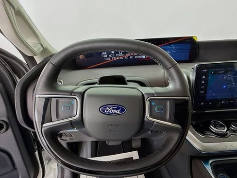 New 2025 Ford Expedition Platinum w/ Platinum Ultimate Package AWD/4WD image 11