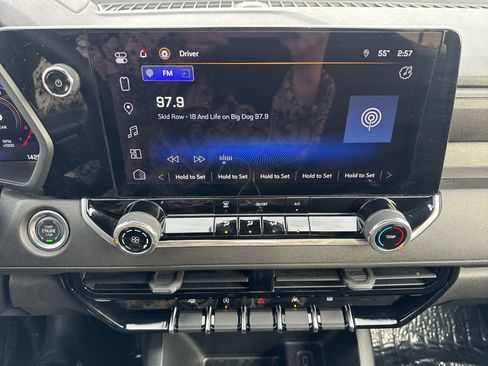 Used 2024 Chevrolet Colorado W/T image 16