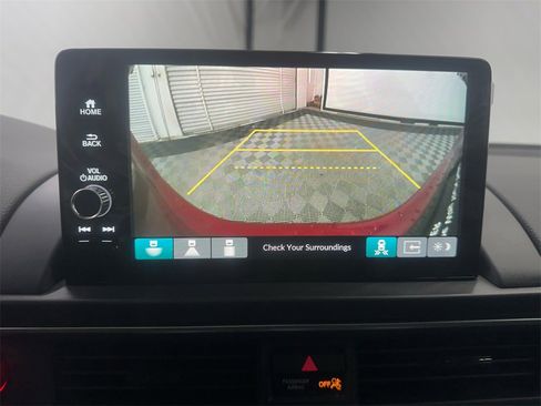 New 2025 Honda Pilot Touring image 32