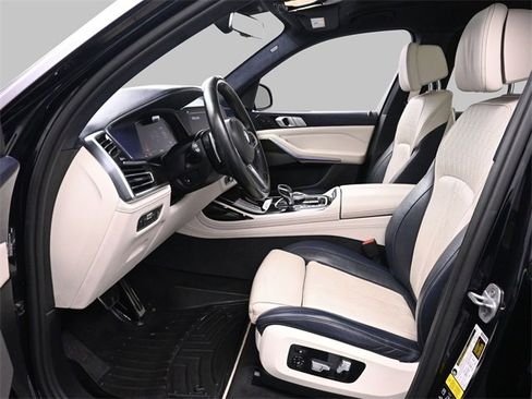 Used 2019 BMW X7 xDrive50i w/ M Sport Package image 11