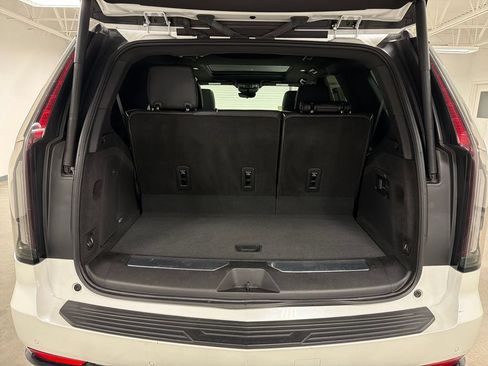 Used 2023 Cadillac Escalade Sport w/ LPO, ONYX Package AWD/4WD image 17