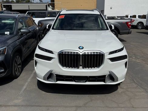 Used 2024 BMW X7 xDrive40i w/ Premium Package AWD/4WD image 2