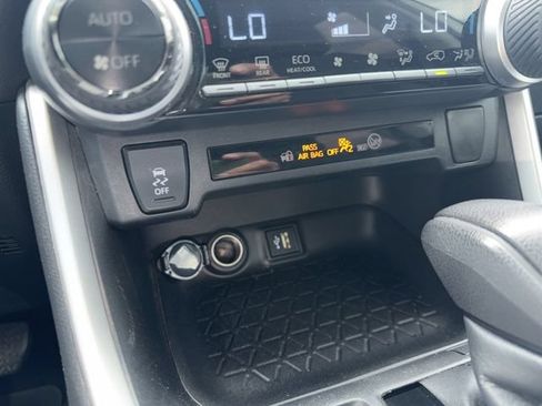 Used 2023 Toyota RAV4 AWD Hybrid image 44