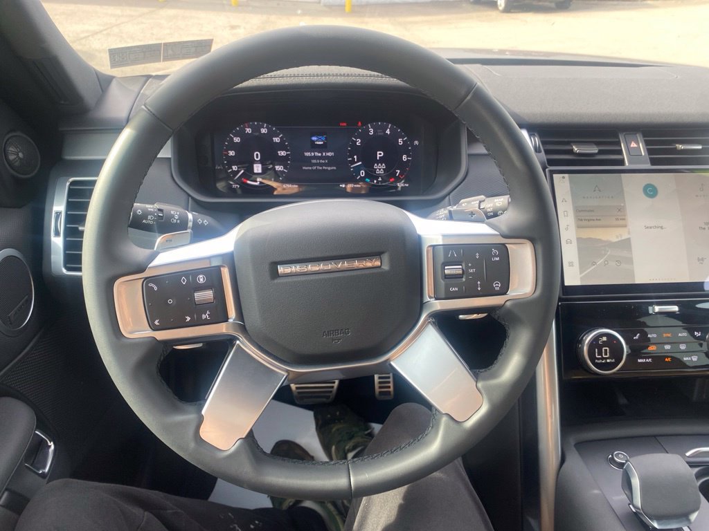 Used 2025 Land Rover Discovery Dynamic SE AWD/4WD image 14