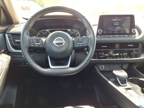 Used 2023 Nissan Rogue SV w/ SV Premium B Package AWD/4WD image 14