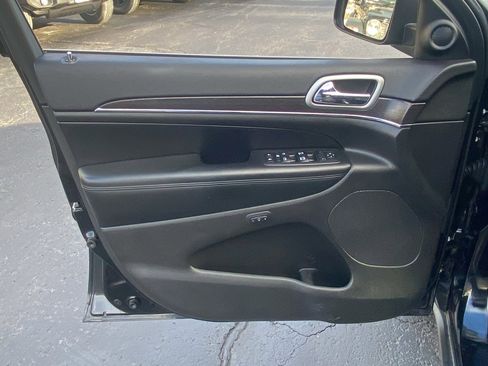 Certified 2018 Jeep Grand Cherokee Limited image 6