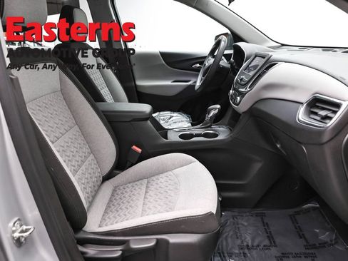 Used 2022 Chevrolet Equinox LS image 25